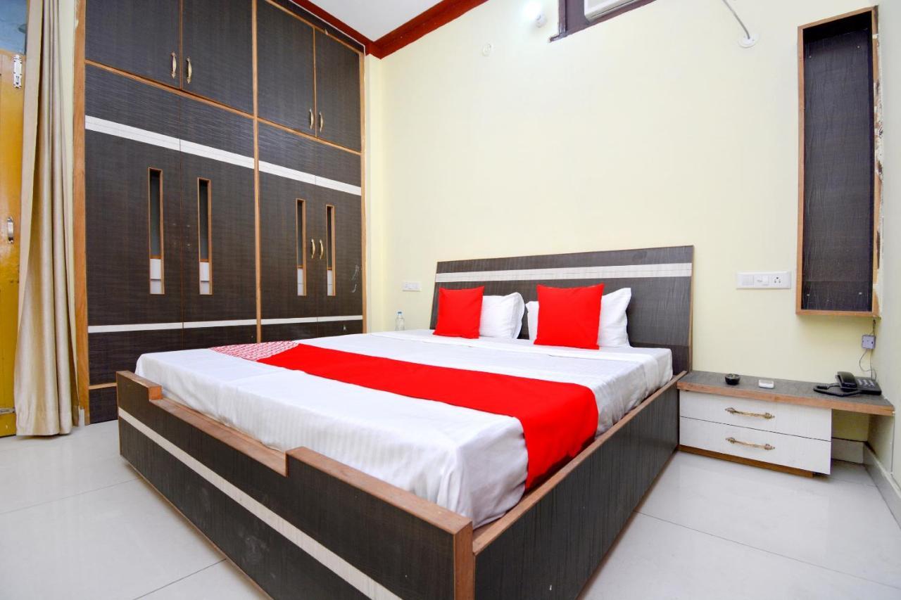 Hôtel Oyo 40306 White House à Jalandhar Extérieur photo
