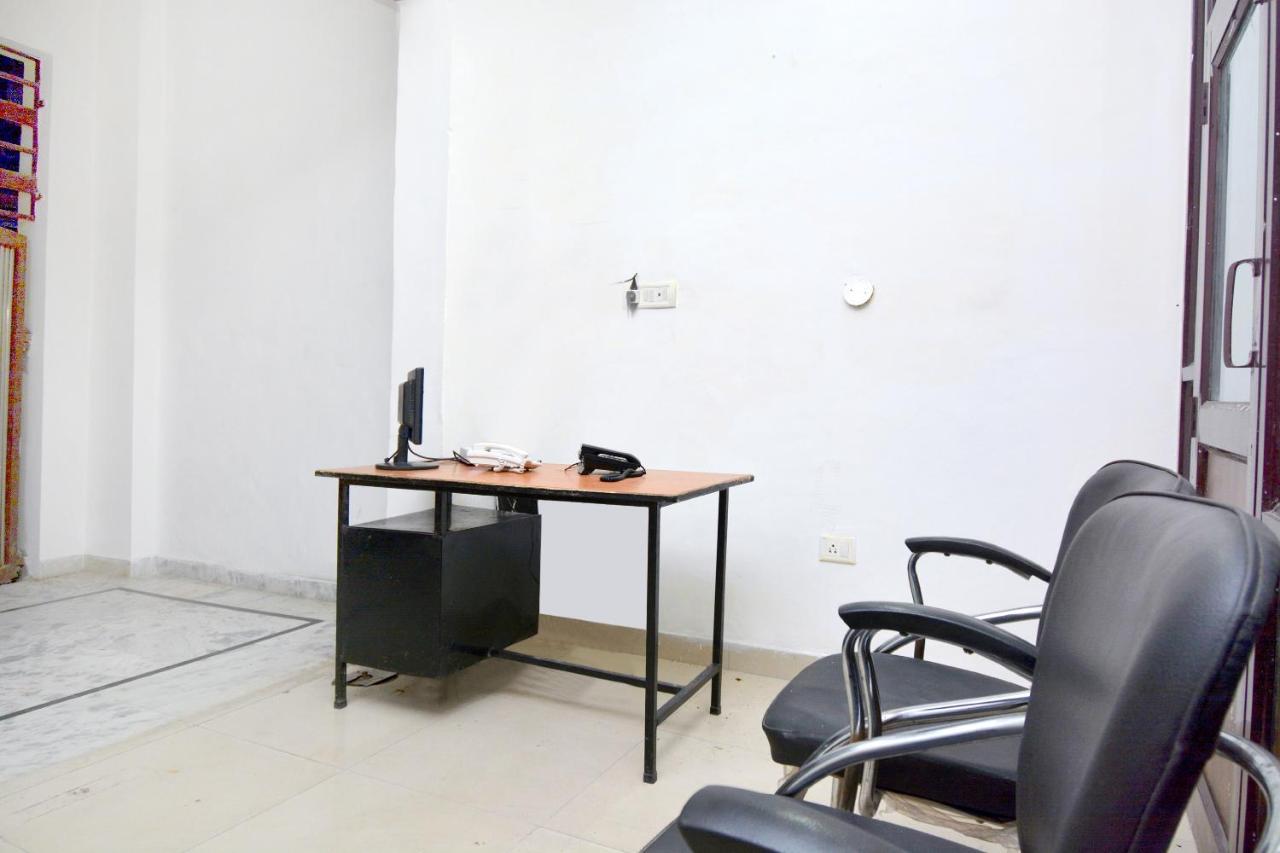 Hôtel Oyo 40306 White House à Jalandhar Extérieur photo