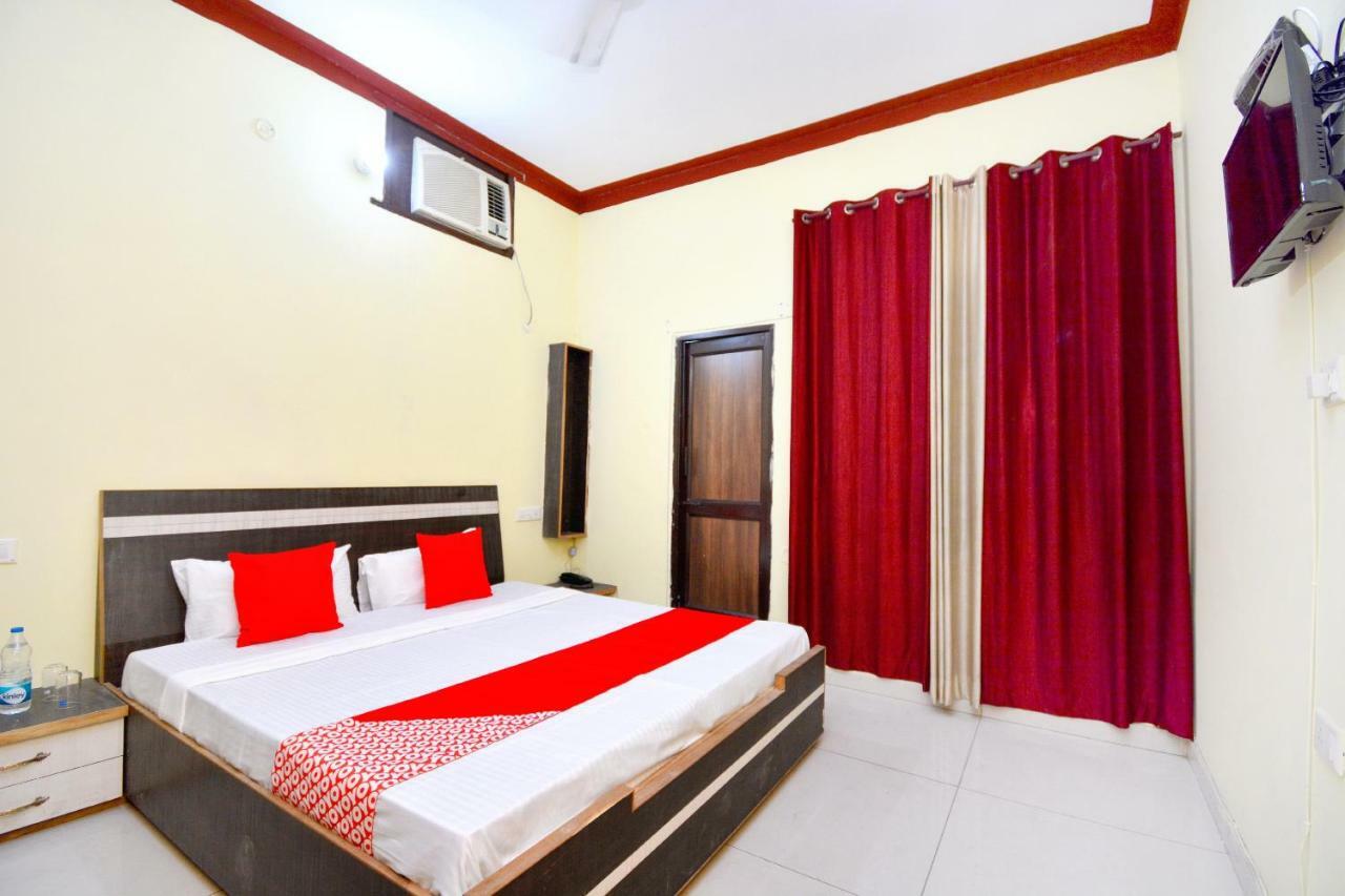 Hôtel Oyo 40306 White House à Jalandhar Extérieur photo