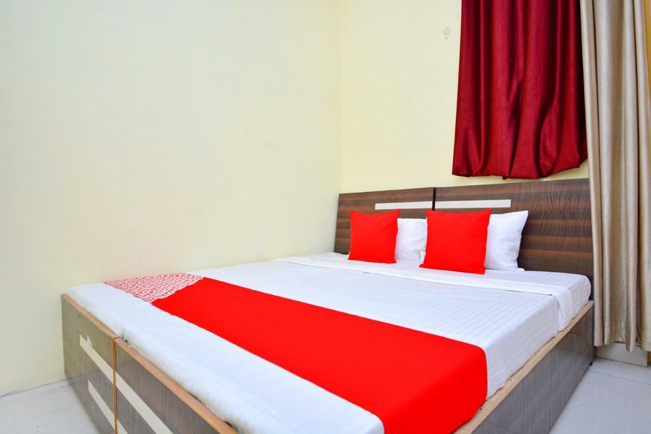 Hôtel Oyo 40306 White House à Jalandhar Chambre photo