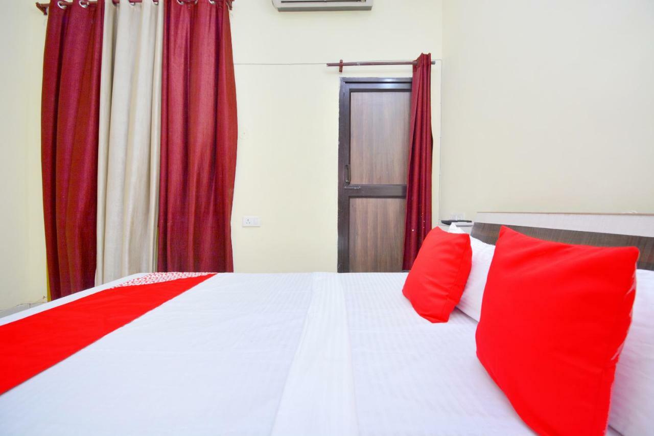 Hôtel Oyo 40306 White House à Jalandhar Extérieur photo